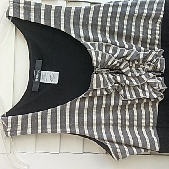 ZIPPERED KNIT DRESS - Picture 2 of 4